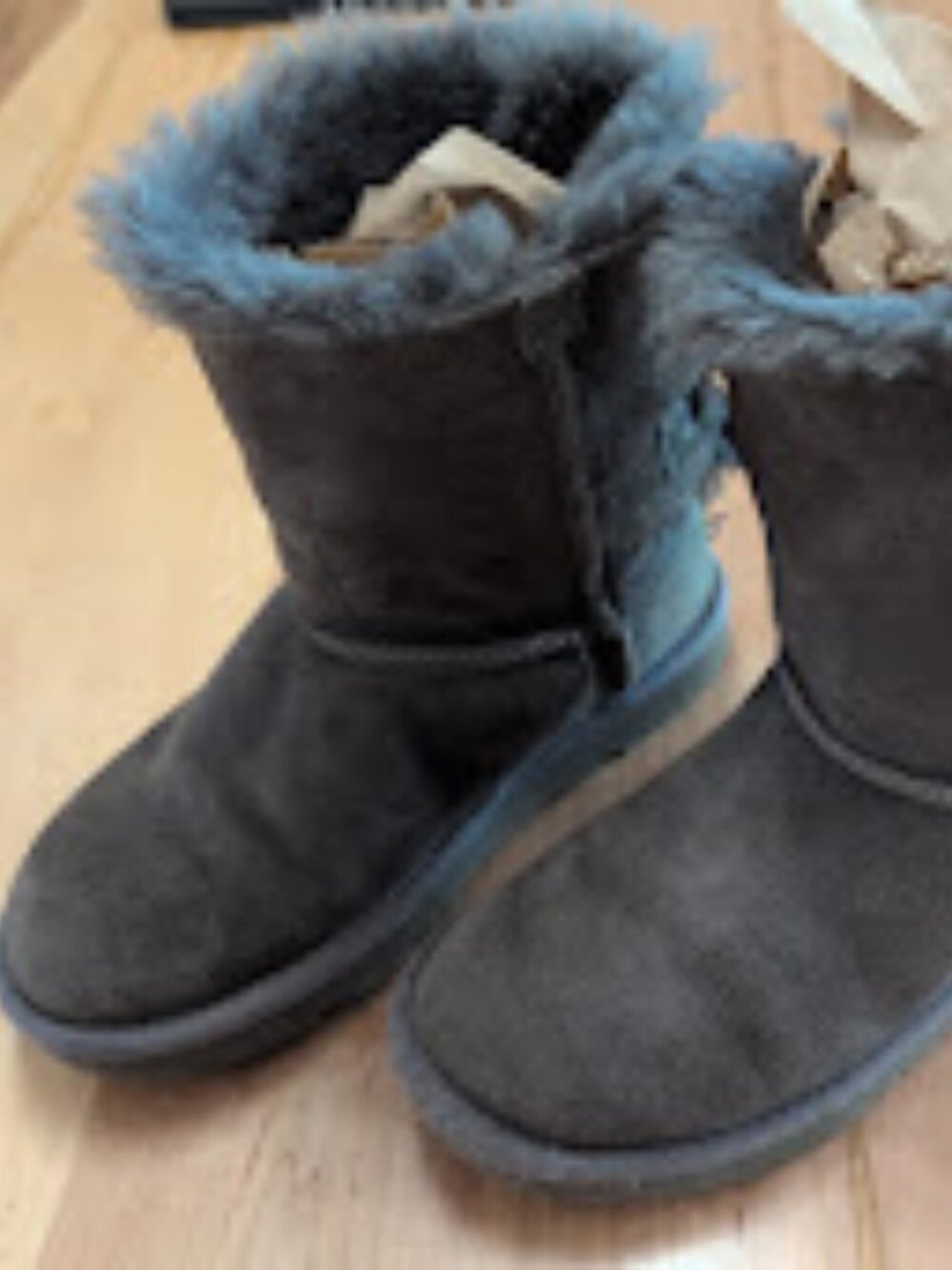 UGG T-Bailey Bow II Youth Boots Dark Grey/Gray, Size 2